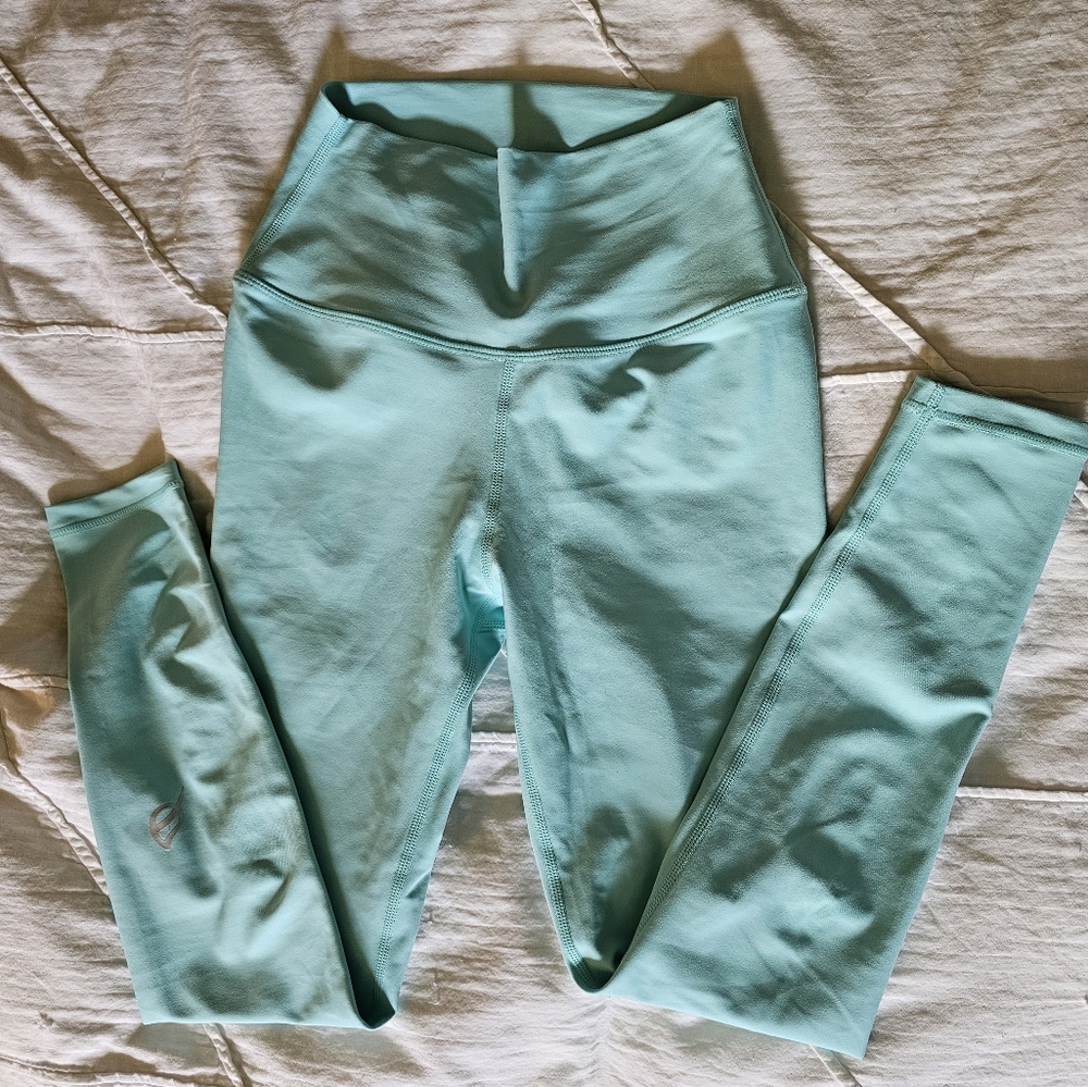 P'tula Desa'ree Leggings NWT
